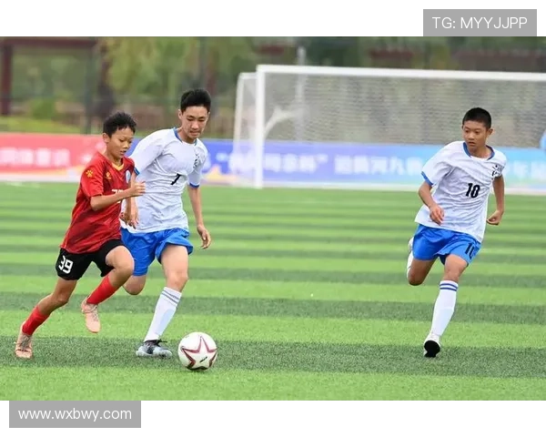 东西湖区足球代表队奋勇拼搏助力地方体育发展与青少年成长 东西湖区足球代表队奋勇拼搏助力地方体育发展与青少年成长