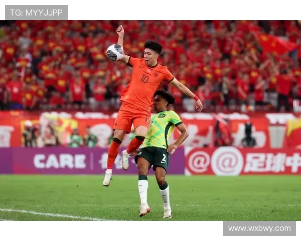 中国足球队在亚洲杯预选赛中逆袭成功，晋级八强引发热烈讨论