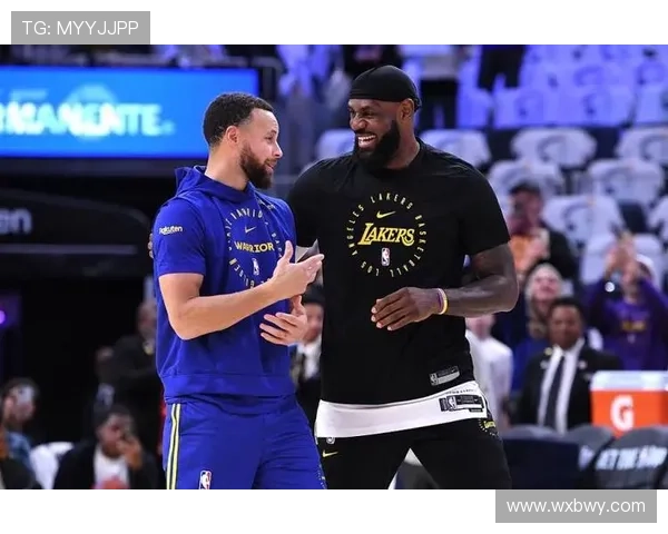 NBA最新动态:湖人詹姆斯领衔全队迎战勇士库里冲击三连胜 NBA最新动态:湖人詹姆斯领衔全队迎战勇士库里冲击三连胜