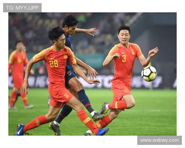 中国足球队力争突破小组赛难关 聚焦世界杯预选赛激烈对决 中国足球队力争突破小组赛难关 聚焦世界杯预选赛激烈对决