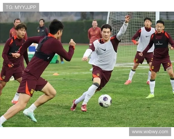 国家队迎关键战役新星崛起引爆赛场关注度备战冲刺全力争胜士气高涨