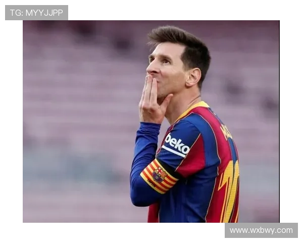 梅西重返巴萨引发全球热议 足球界迎来新世纪的历史性时刻